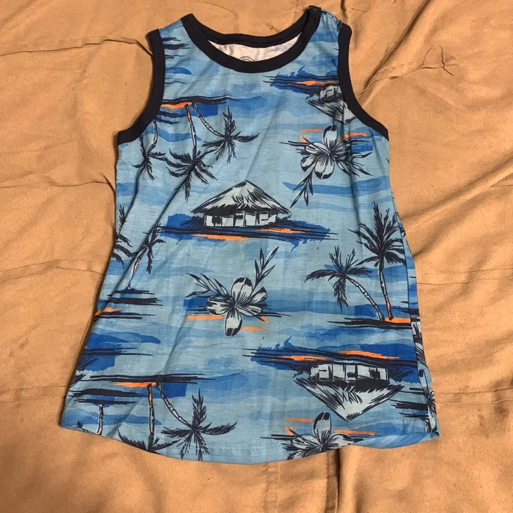 Set of 4 Boys Tanks, two are size 4/5 & two are size 6/7 - Picture 5 of 5